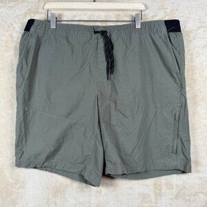 Eddie‎ Bauer Men's 2XL Green Nylon Cotton Blend Cargo Shorts Zip Pocket